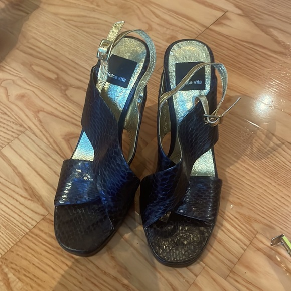 Dolce Vita Black and Gold heels - Picture 2 of 3